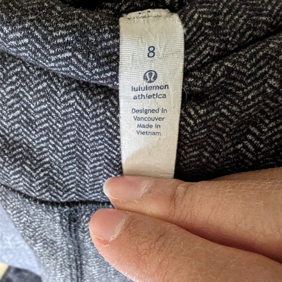 Capri Lululemon size 8 - Picture 5 of 6